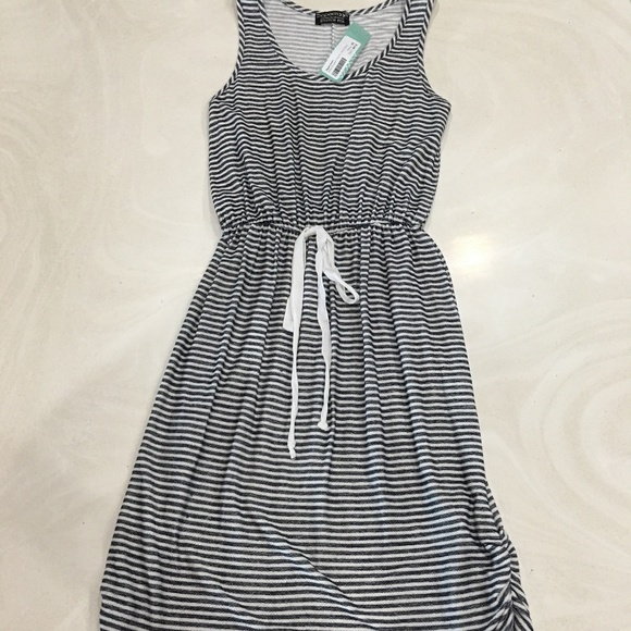 Papermoon Dresses & Skirts - Papermoon Stitch Fix Shea French Terry Dress XS